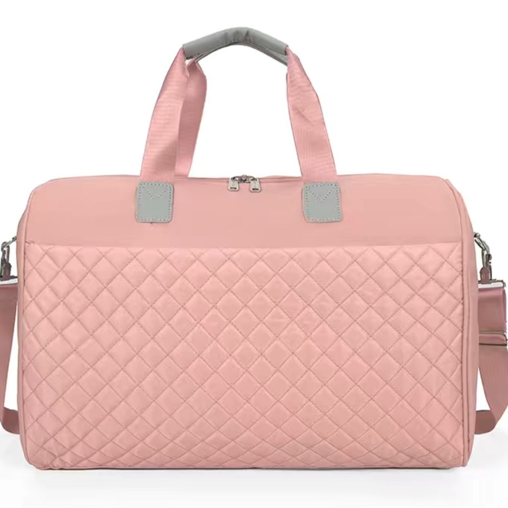 NWT: Large Capacity Size Travel/Weekender Bag, Quilted Design, Zip Closure-PINK